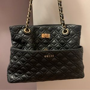 Guess quilted shoulder tote bag